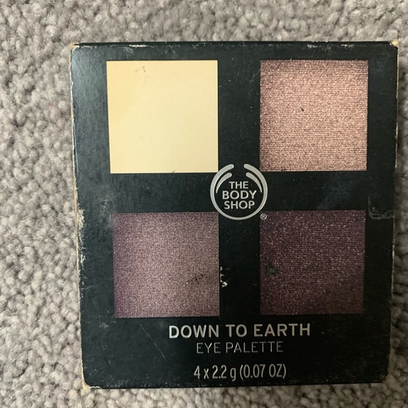 Down to earth eyeshadow. Never used - Picture 2 of 2